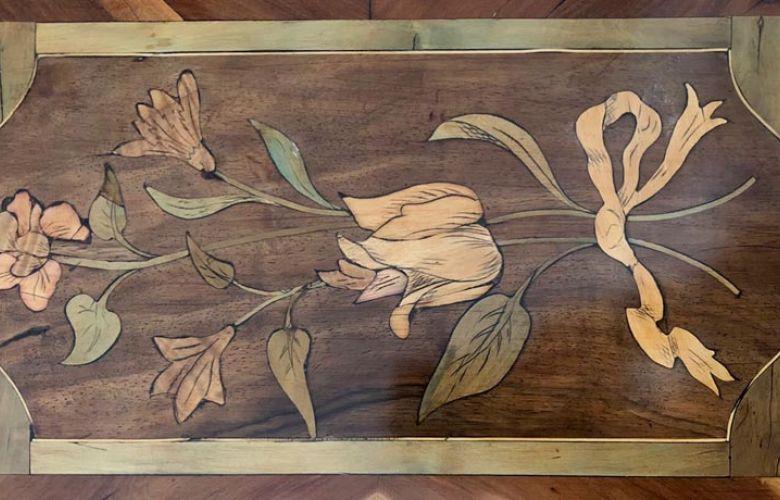 Marqueterie sur meuble