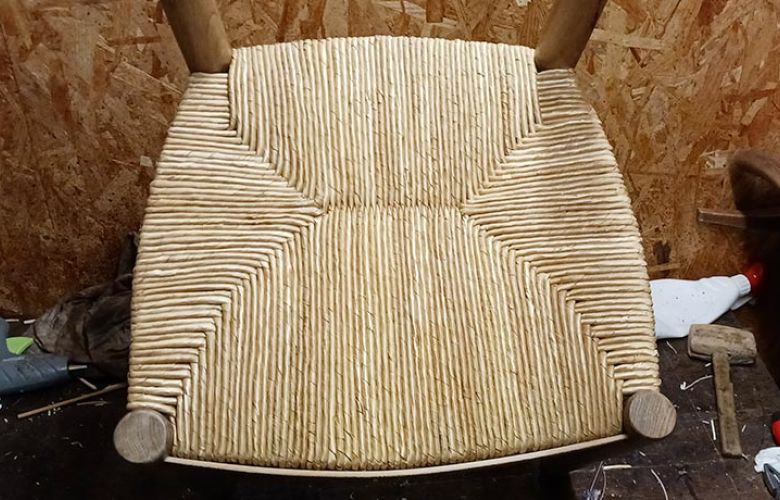 Assise de chaise rempaillée finie