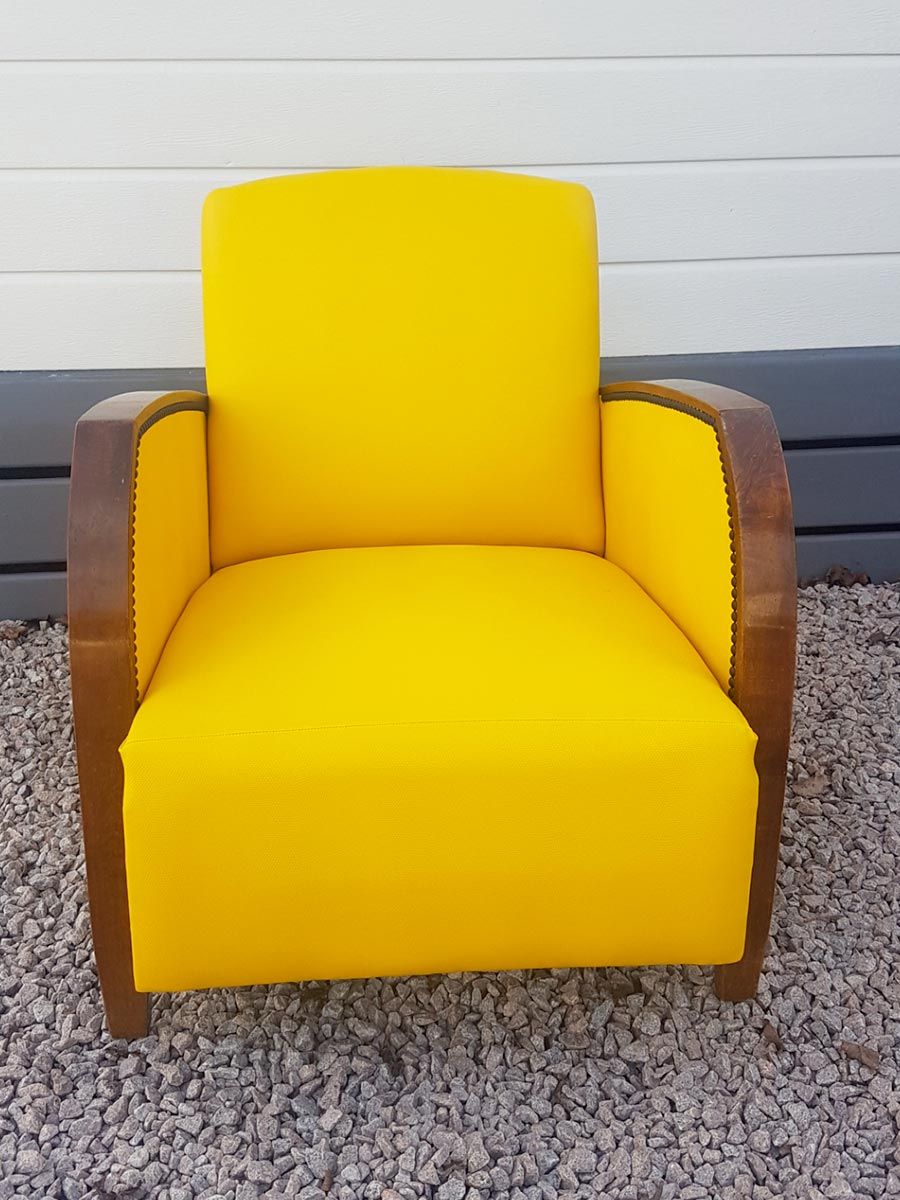 Fauteuil en tissu velours jaune
