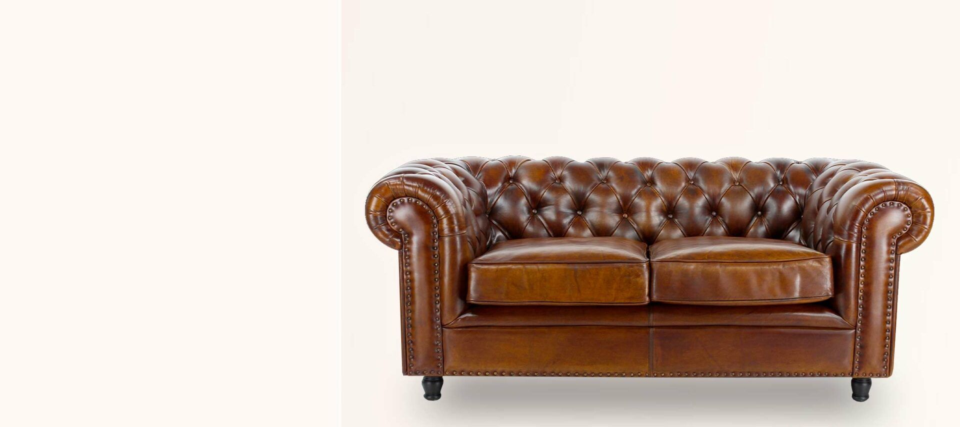 Rénovation de canapé en cuire Chesterfield par NF Tapissier