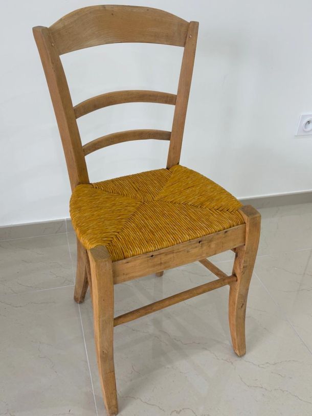 Chaise avec assise en paille